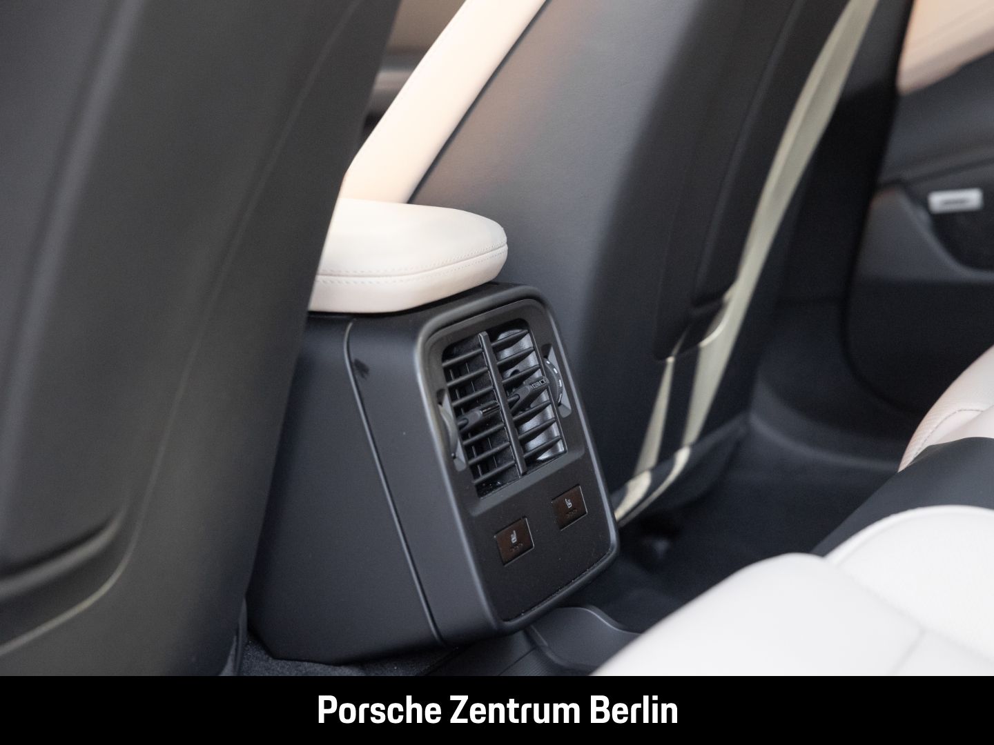 Porsche Taycan Turbo S Cross Turismo BOSE Surround-View