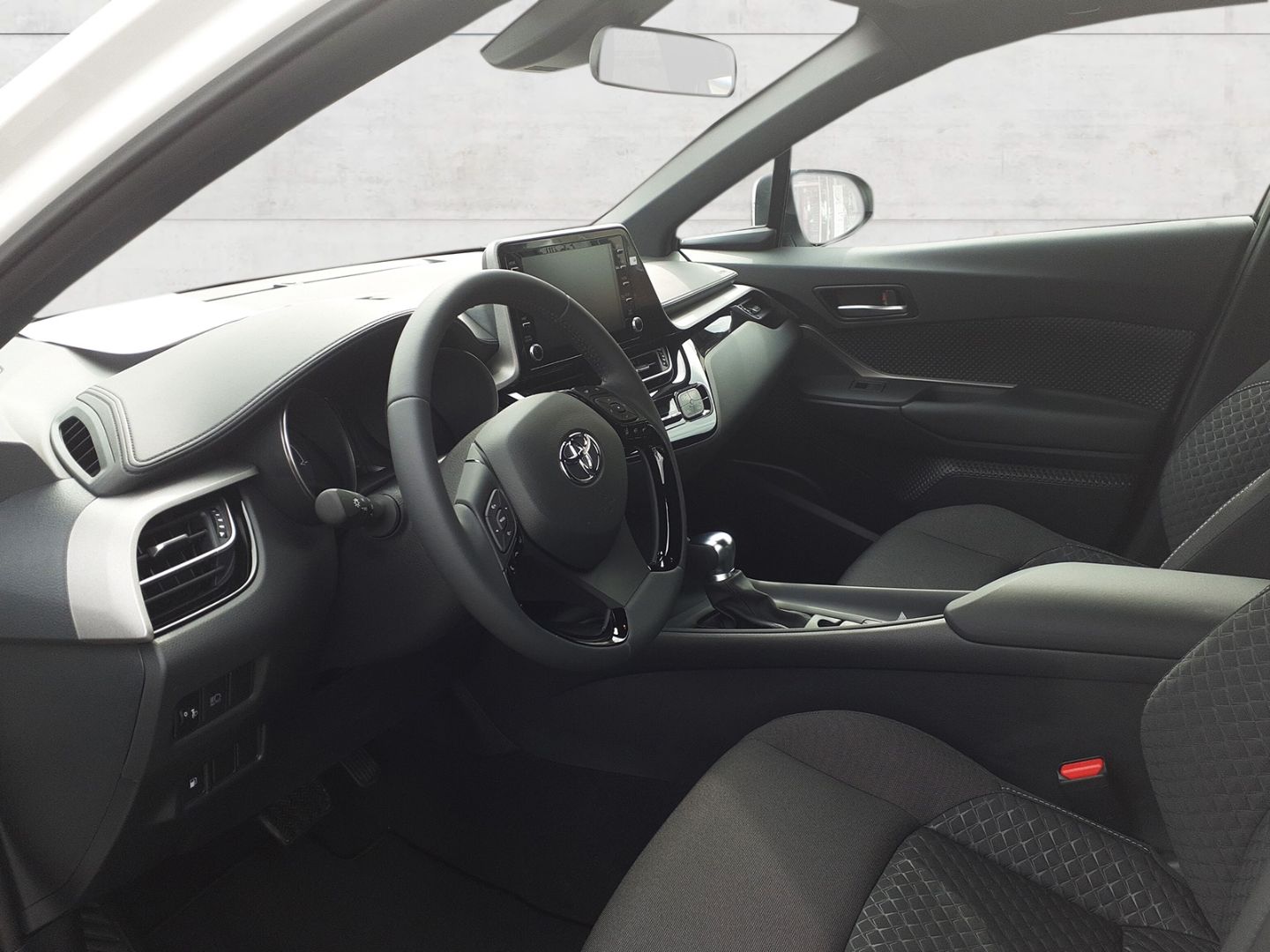 Toyota C-HR 1.8-l-Hybrid Flow - Samsaru's Car Outlet