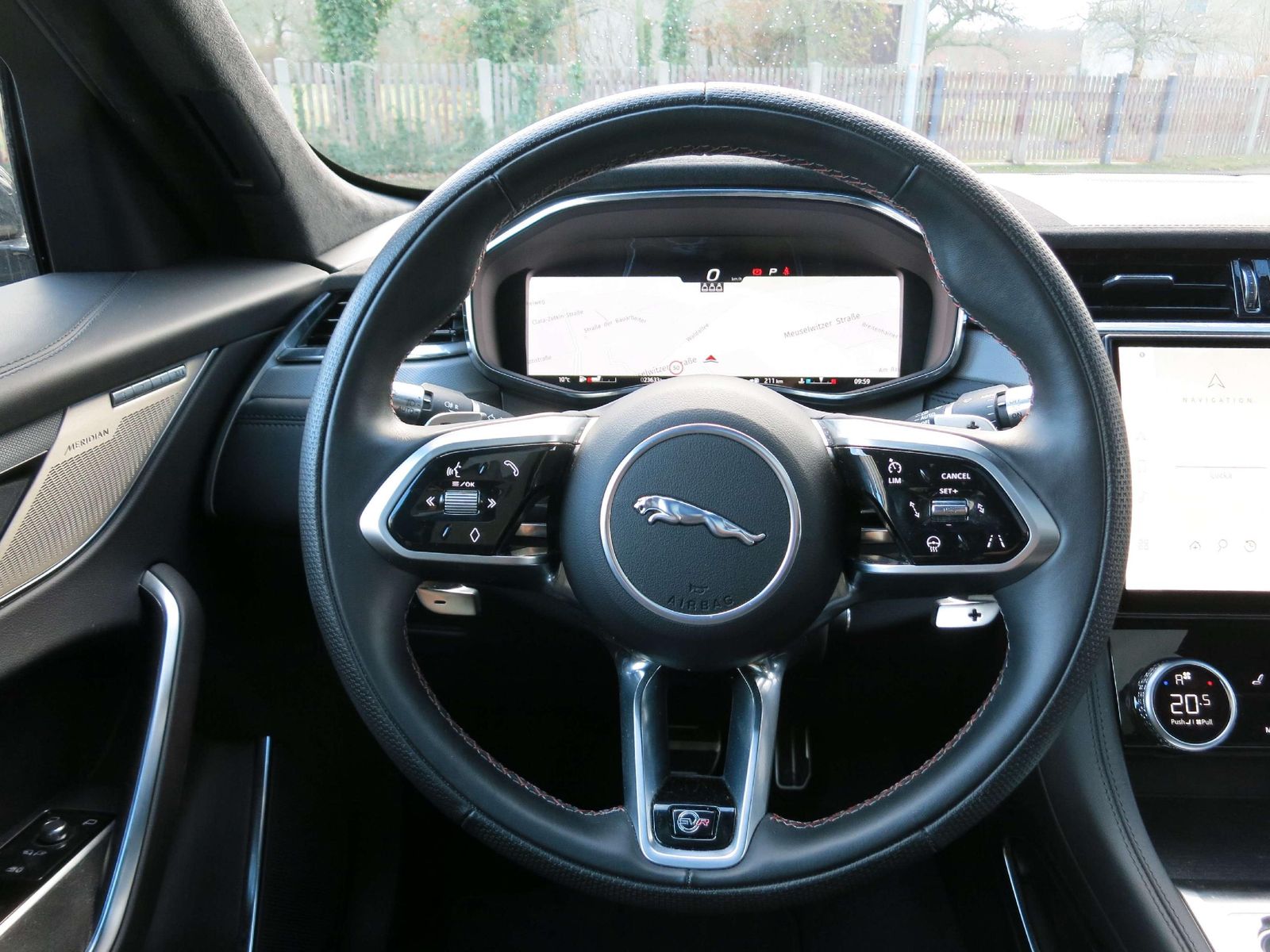 Jaguar F-Pace SVR AWD Subwoofer ACC HEAD-UP KAMERA 21