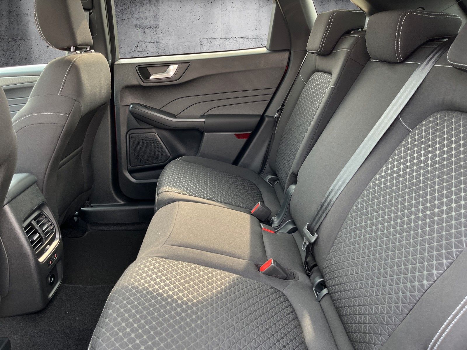 Ford Kuga Titanium - Samsaru's Car Outlet