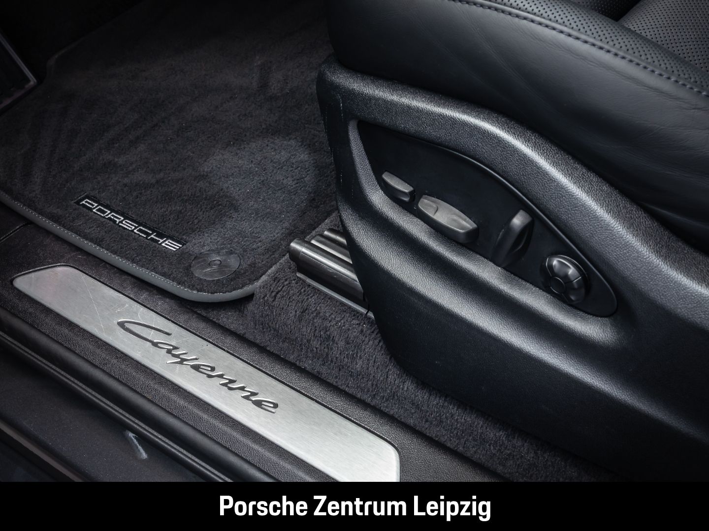 Porsche Cayenne E-Hybrid Sportabgas HeadUp Massage ACC