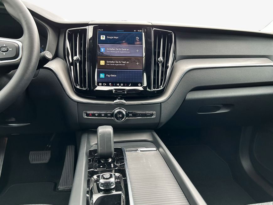 Volvo XC60 B5 B AWD Core - Samsaru's Car Outlet