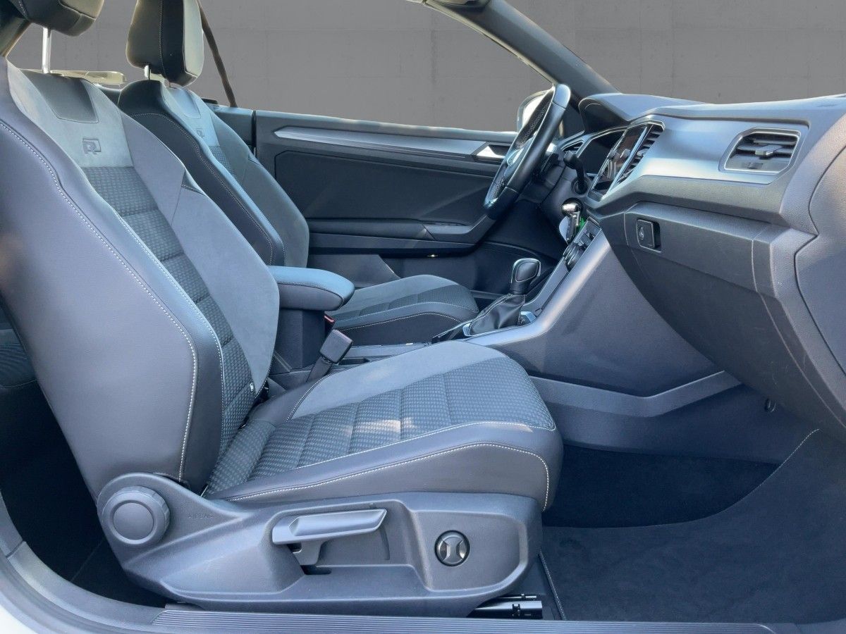 Volkswagen T-Roc 1.5 TSI DSG R-LINE - Samsaru's Car Outlet