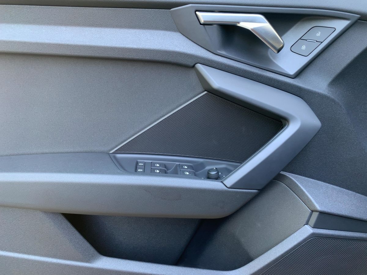 Audi A3 Sportback 30 TDI S-TR LED+NAVI+AHK+STDHZG+ACC