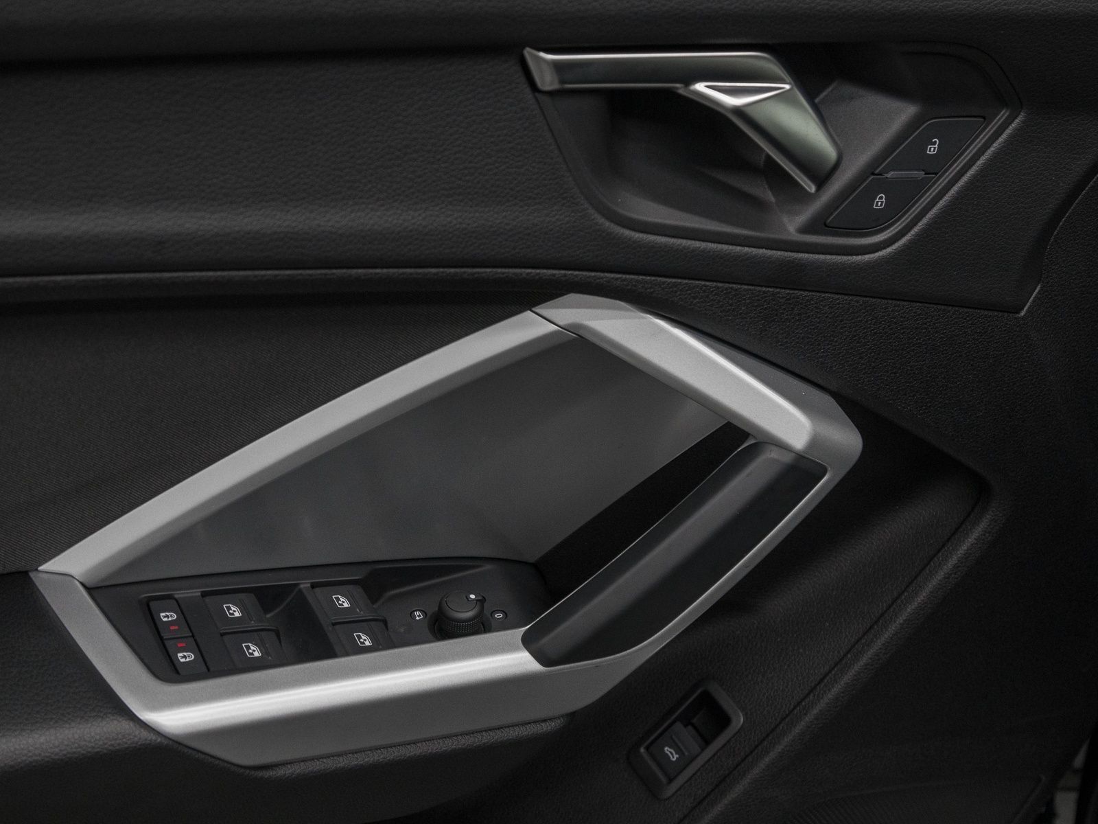 Audi Q3 40 TDI Q ADVANCED - Samsaru's Car Outlet