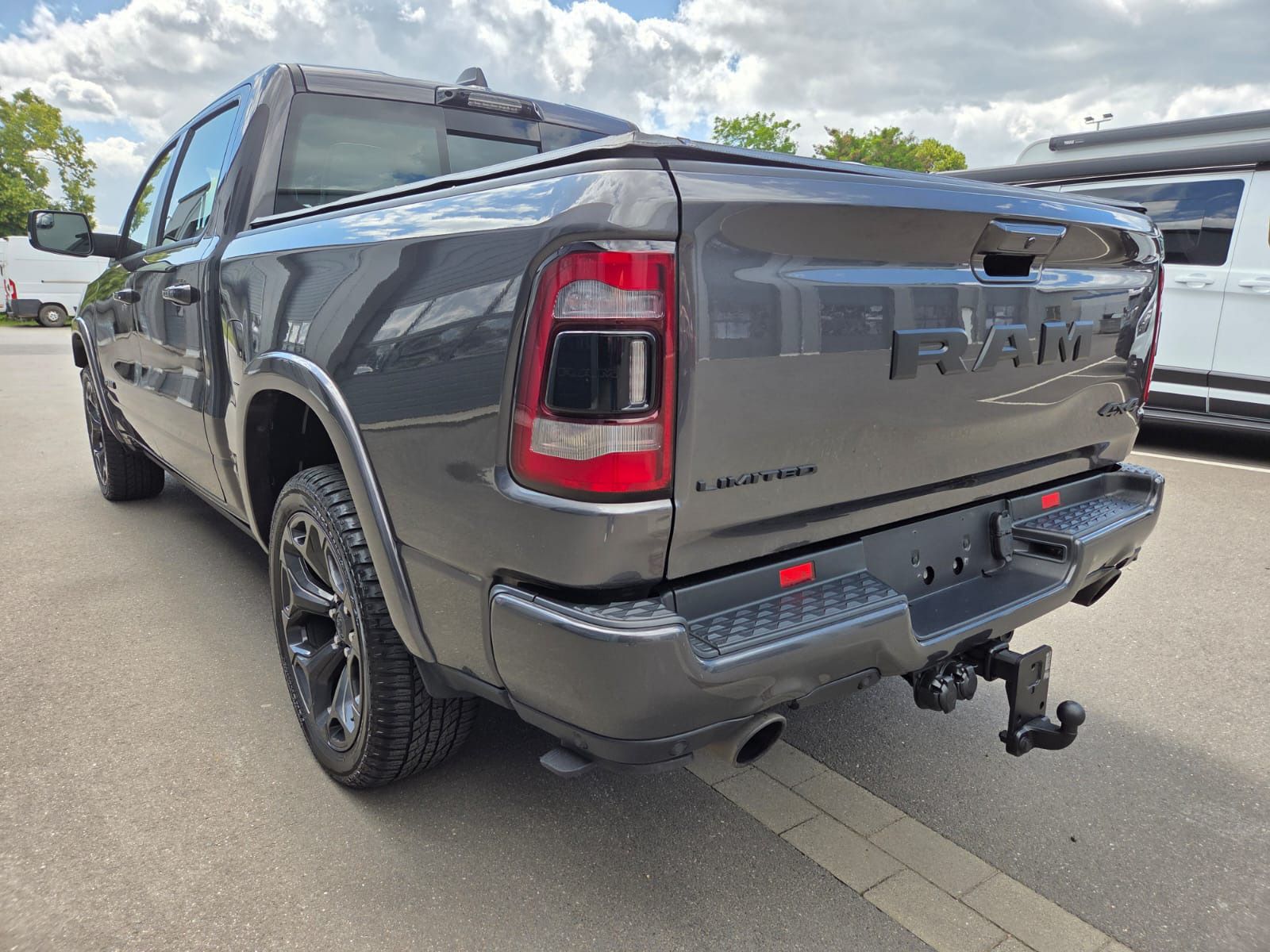 Dodge RAM 1500HEMI 5.7 4x4Limited Night Edition SSD
