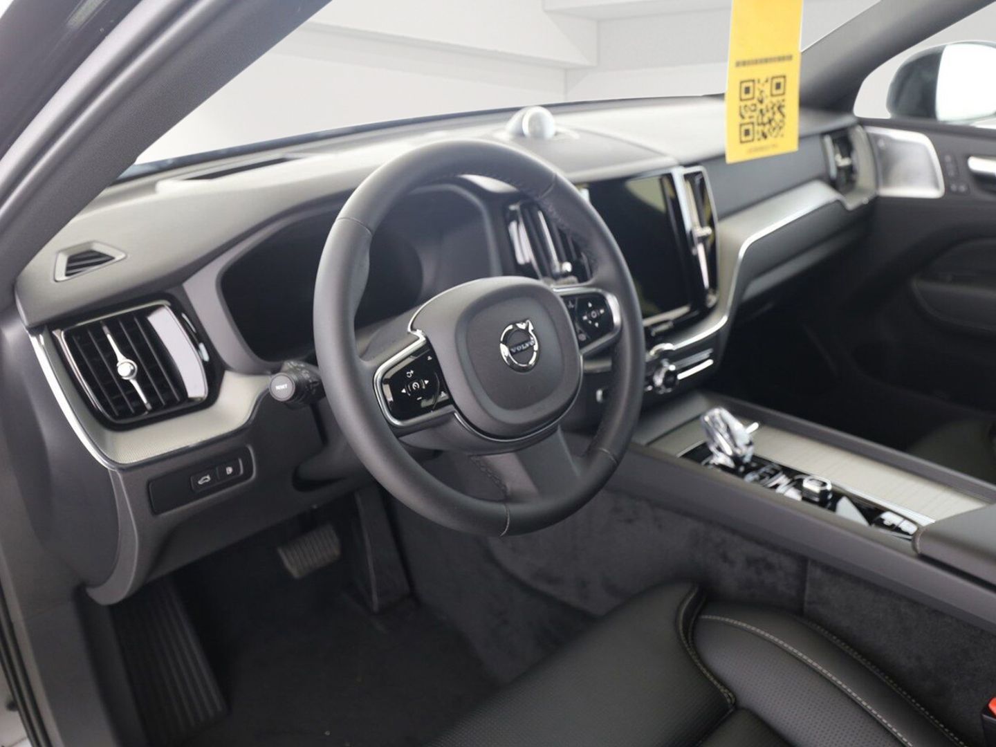 Volvo XC60 T6 Plus Black Edition Plug-In Hybrid AWD - Samsaru's Car Outlet