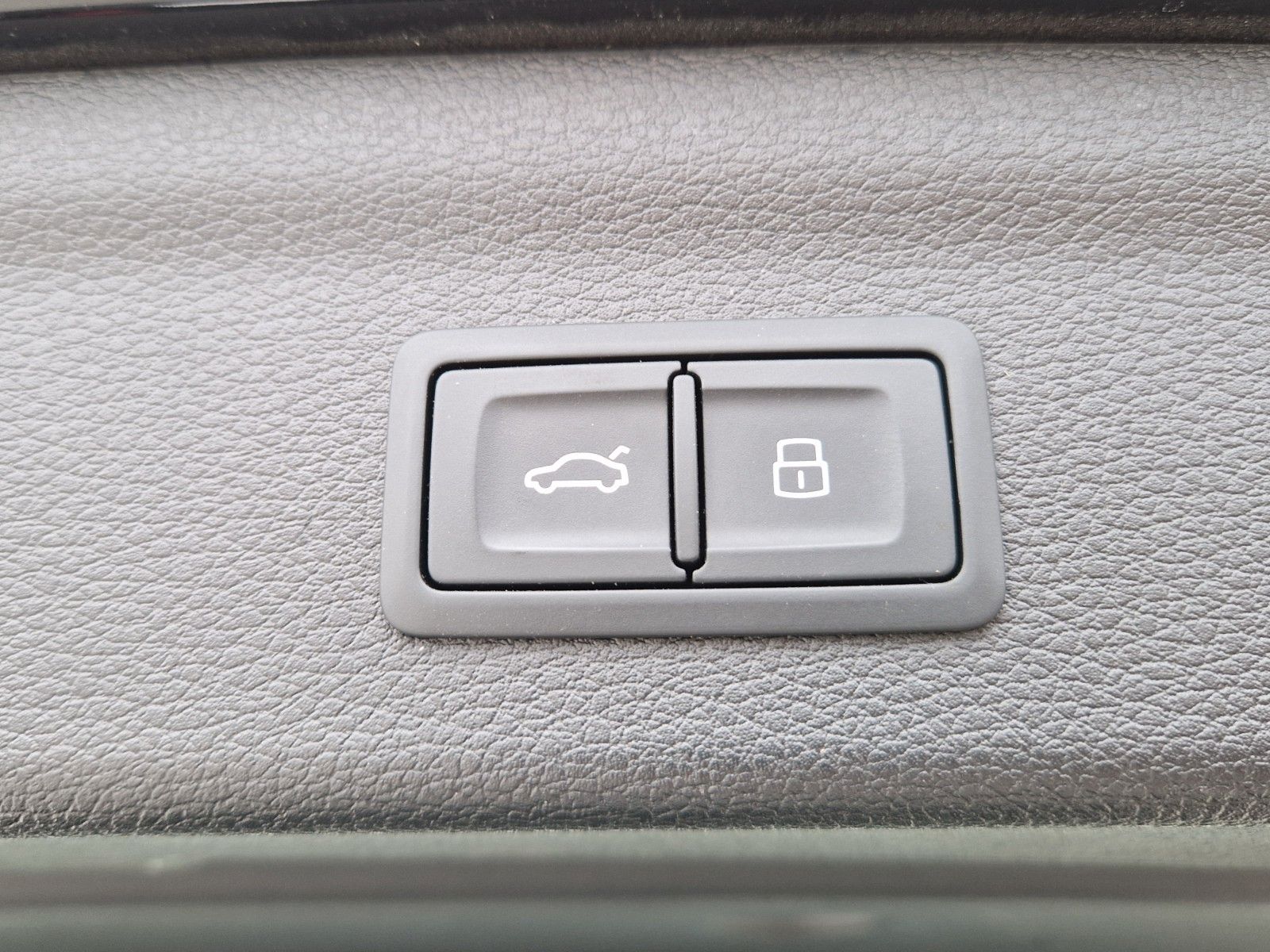 Audi Q3 40 TDI quattro S line - Samsaru's Car Outlet