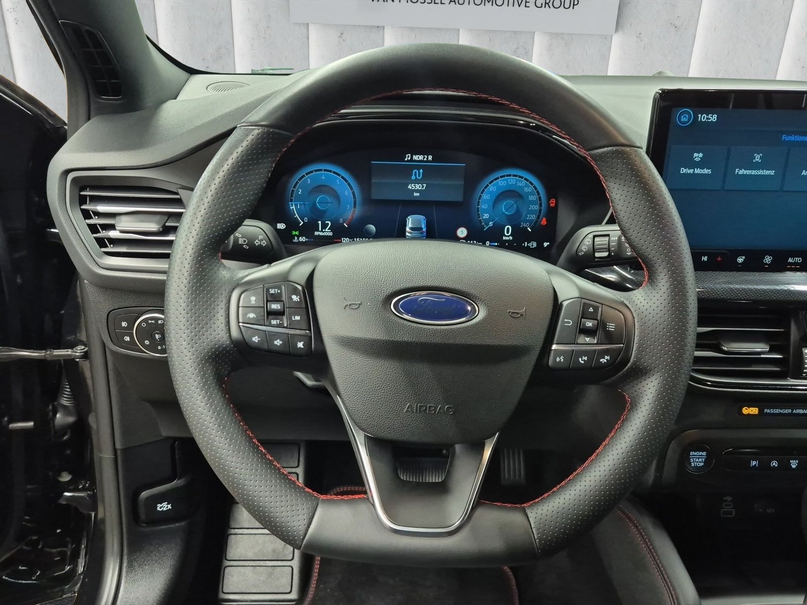 Ford Focus ST-Line X Turnier Aut.*AHK*ACC*HUD*KAM*NAV