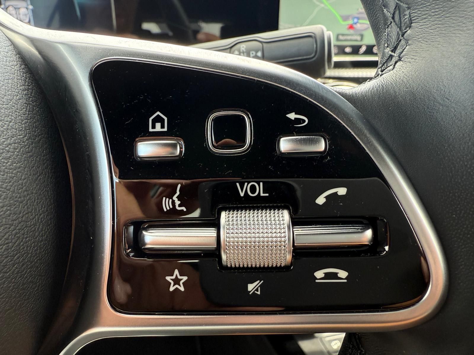Mercedes-Benz A 200 7G-DTC Advanced - Samsaru's Car Outlet