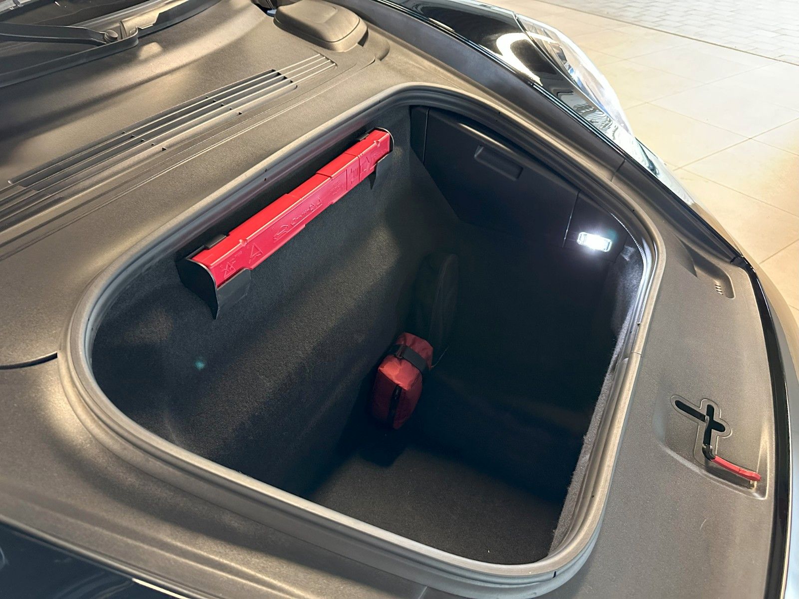 Porsche 992 Carrera 4 GTS Coupe - Samsaru's Car Outlet