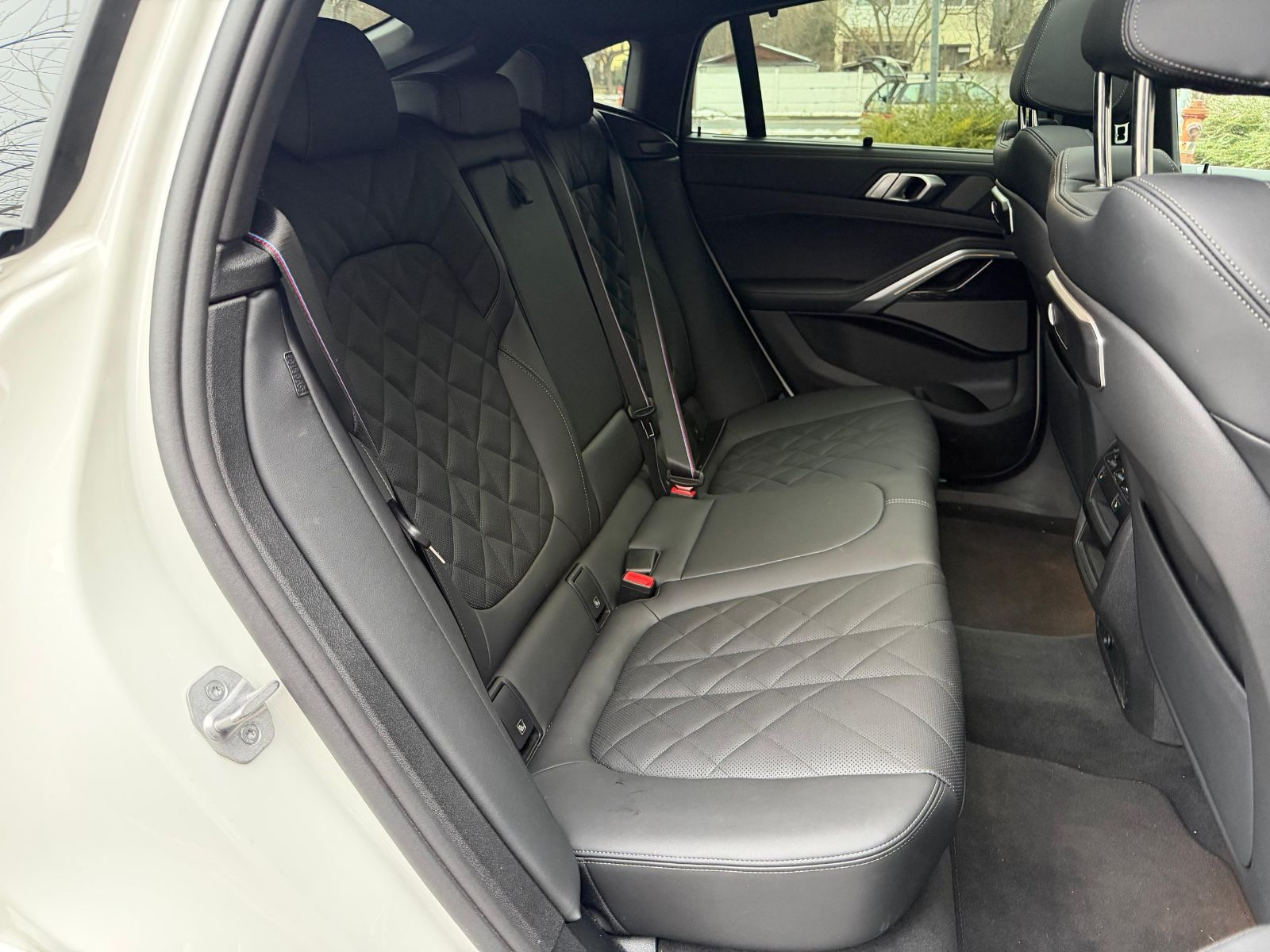 BMW X6 30d M SPORT PRO.LUFTFEDER.SOFTCL.PANO.AHK.22"
