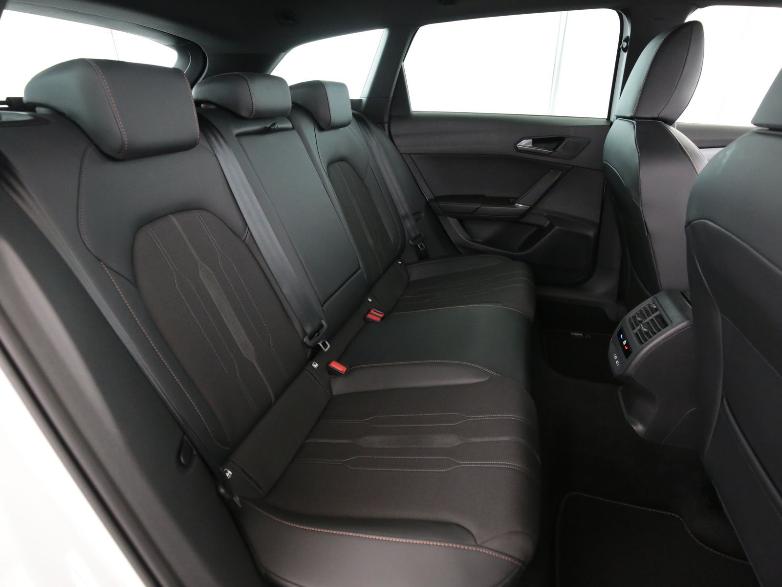 Cupra Leon Sportstourer 1.5eTSI 150 PS - Samsaru's Car Outlet
