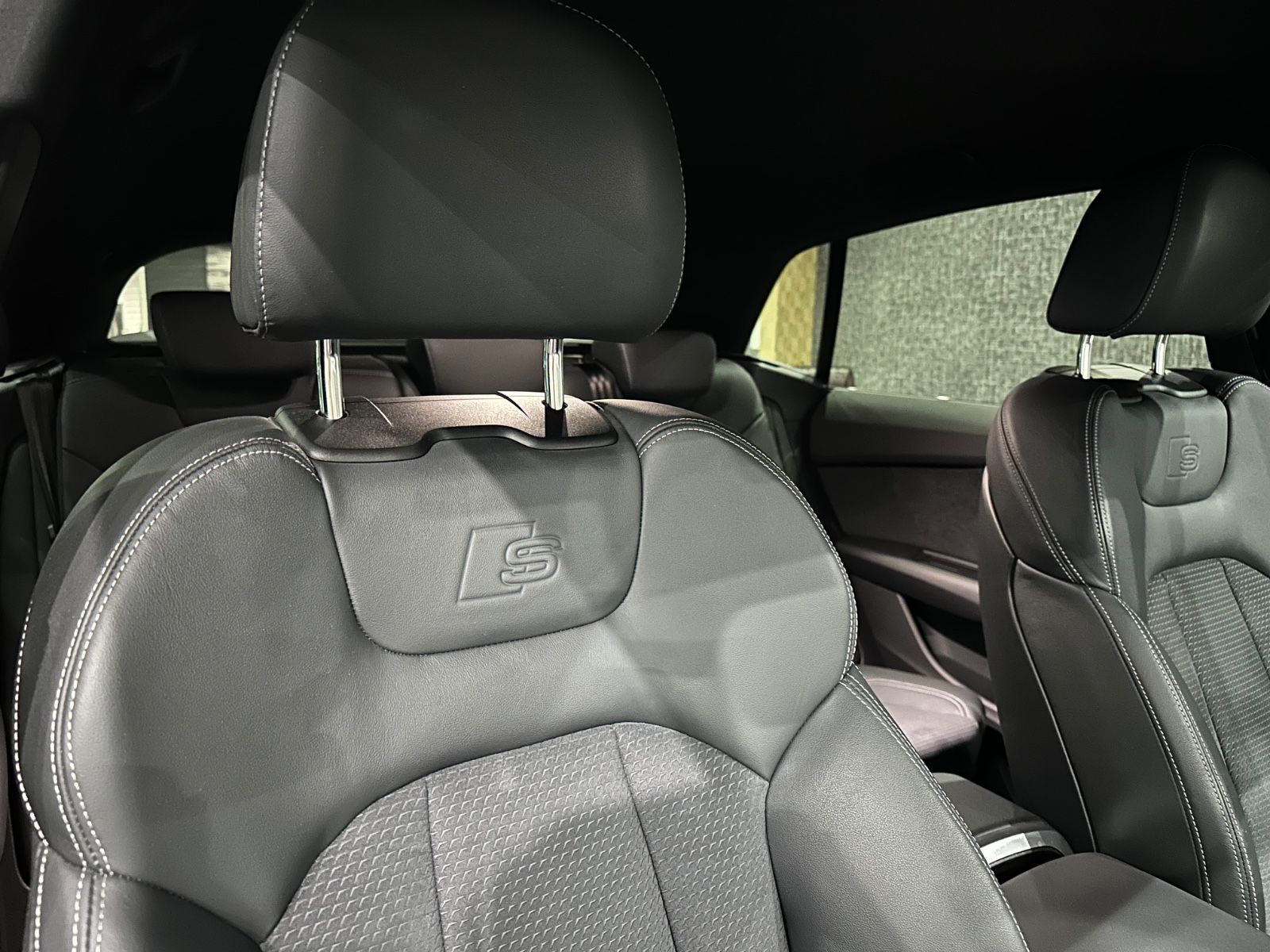 Audi Q8 quattro Competition S Line / Carbon/ Matrix