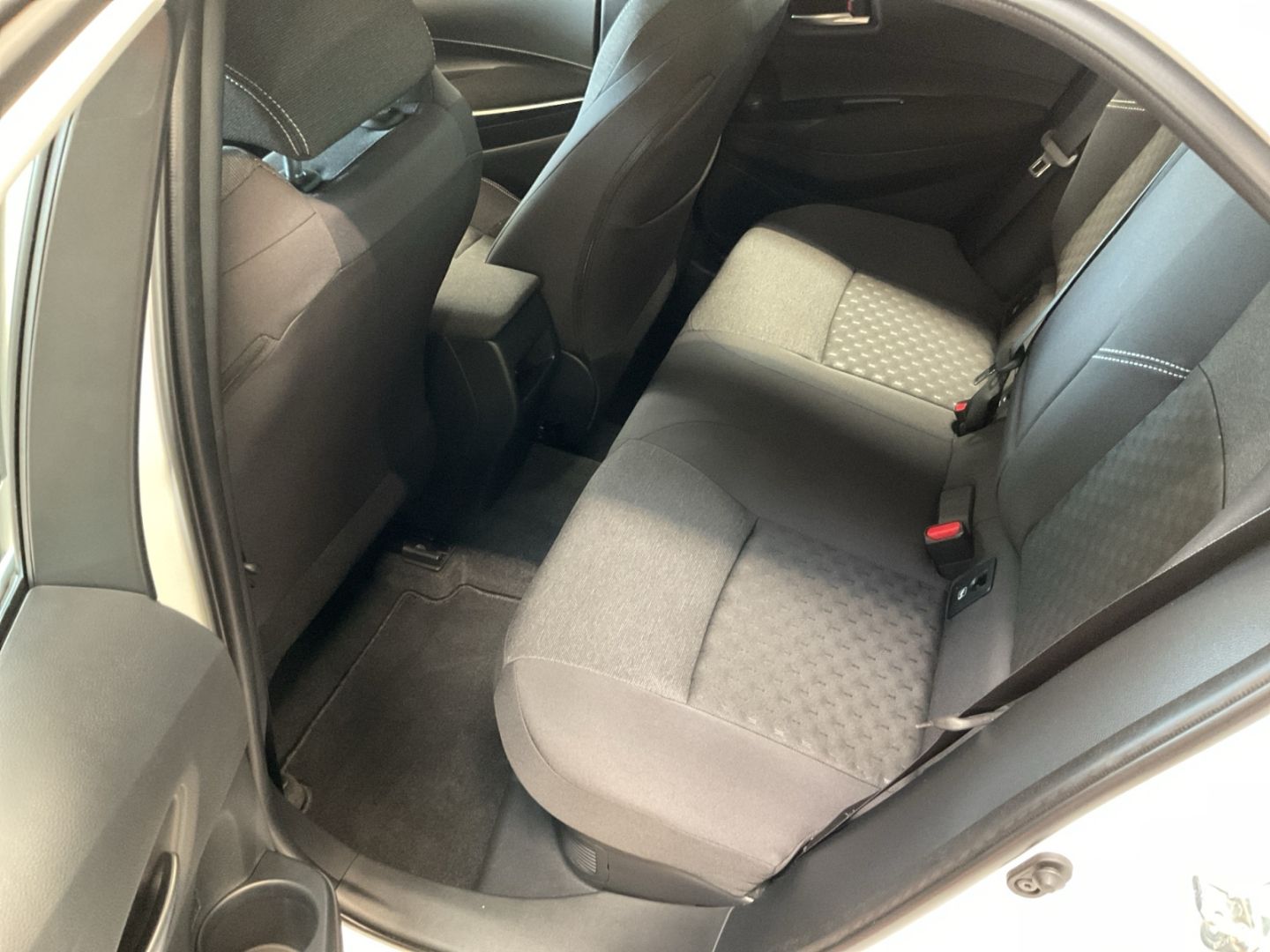 Toyota Corolla 1.8 Hybrid Comfort *LED*CAM*ACC*CarPlay*