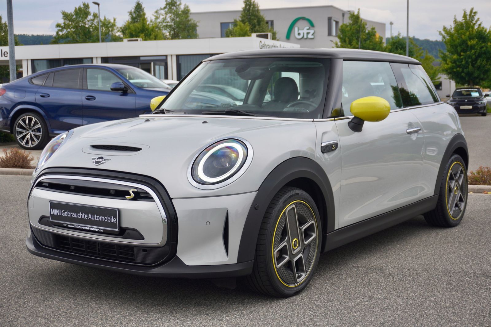 MINI Cooper SE Hatch - Samsaru's Car Outlet
