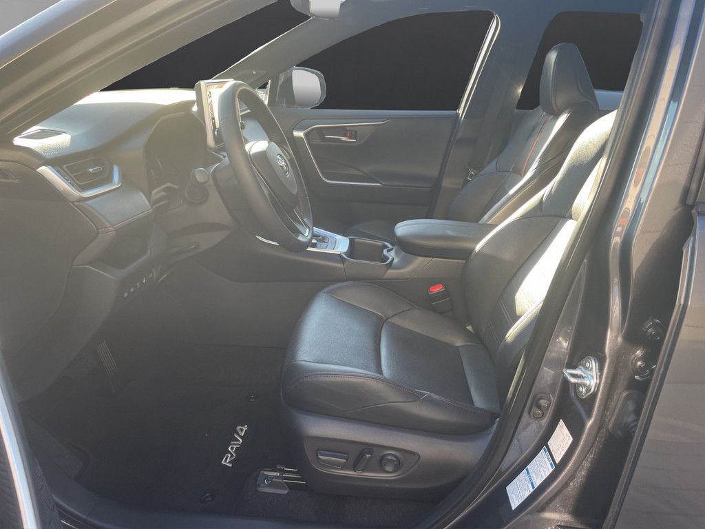 Toyota RAV4 2.5 VVT-i Plug-in - Samsaru's Car Outlet