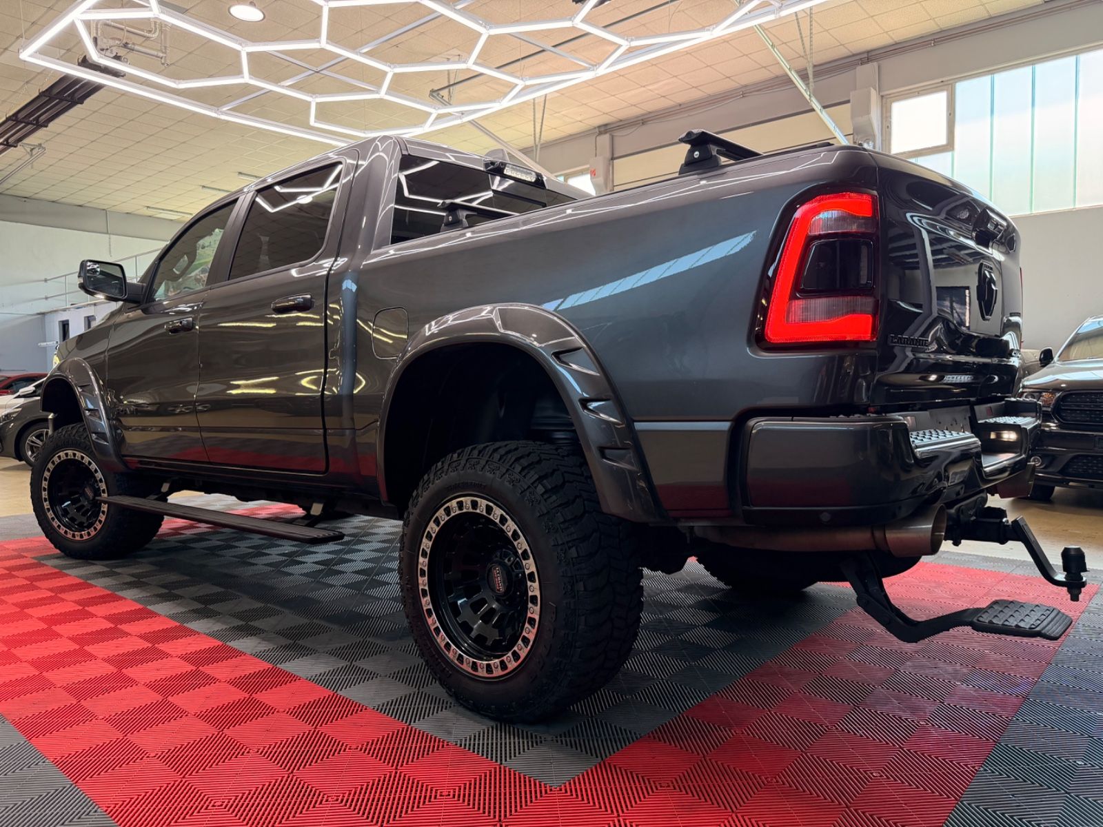 Dodge RAM 1500 5.7 4X4 LARAMIE PANO LPG MonsterTruck