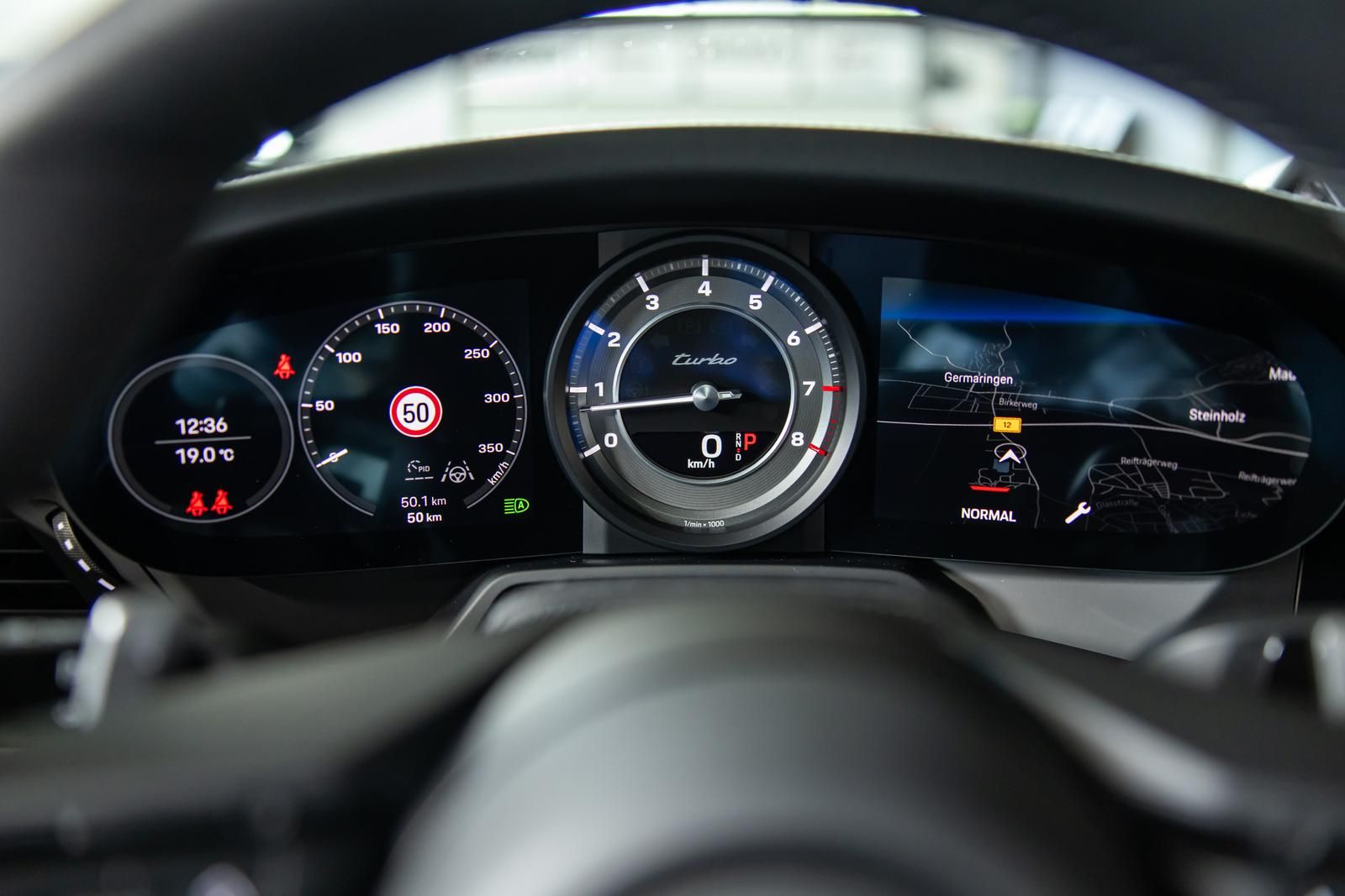 Porsche 992.1 Turbo PDLS+ PANO BURMESTER LIFT SPORT-AGA