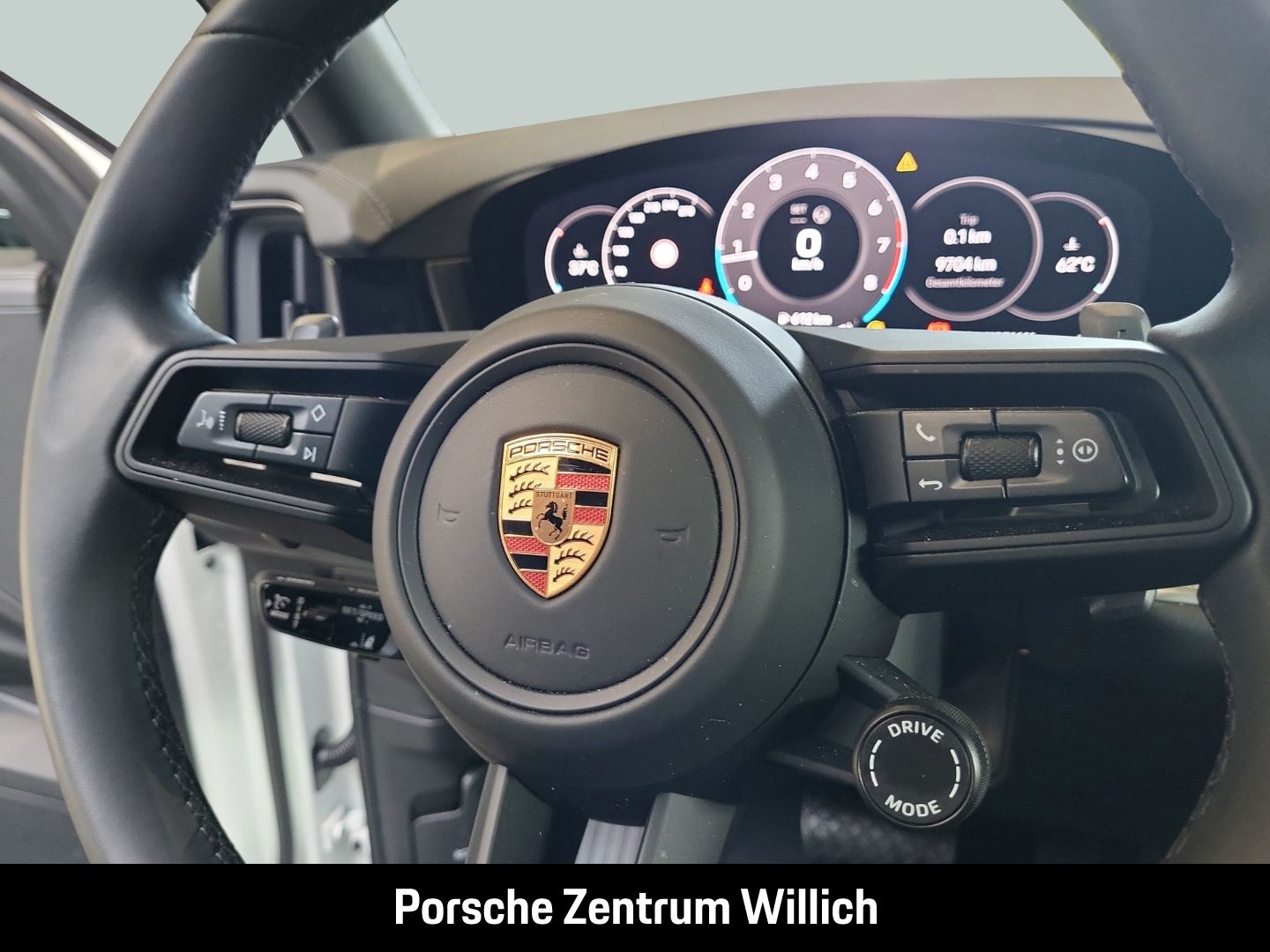 Porsche Cayenne Panoramadach Luftfederung LED-Matrix