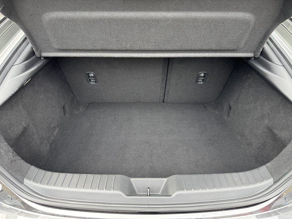 Mazda 3 2.0L e-SKYACTIV G 122ps 6AT FWD Homura