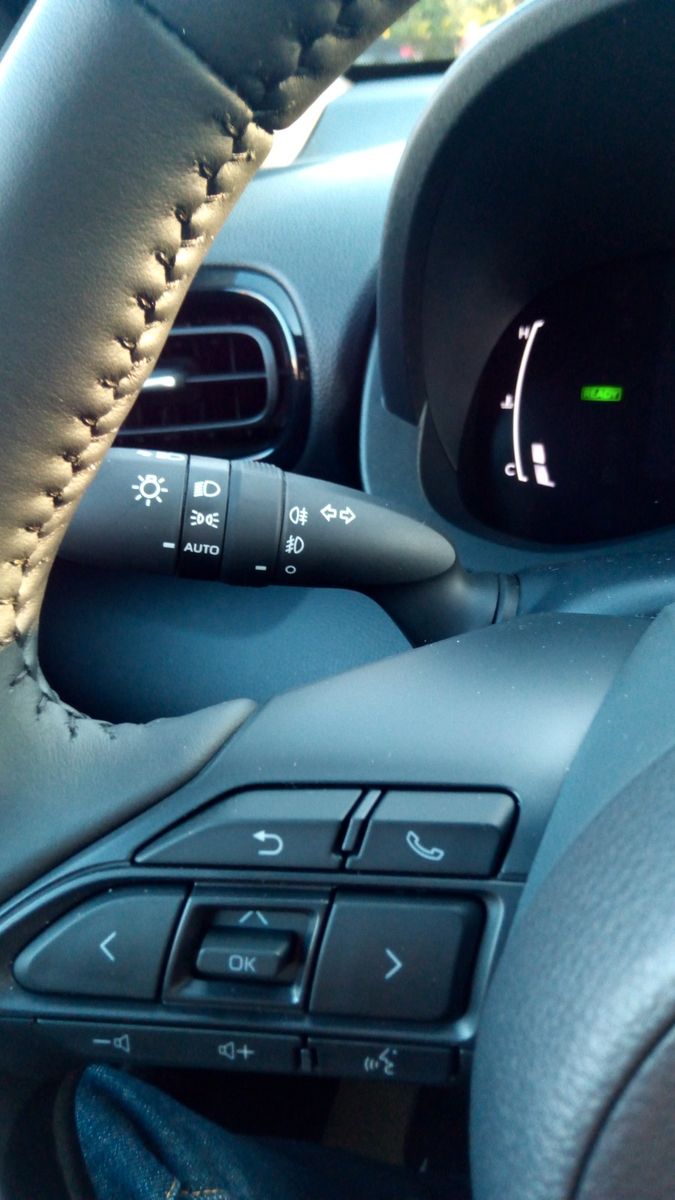 Toyota Yaris Cross 1,5-l-VVT-iE Teamplayer Safety P. V