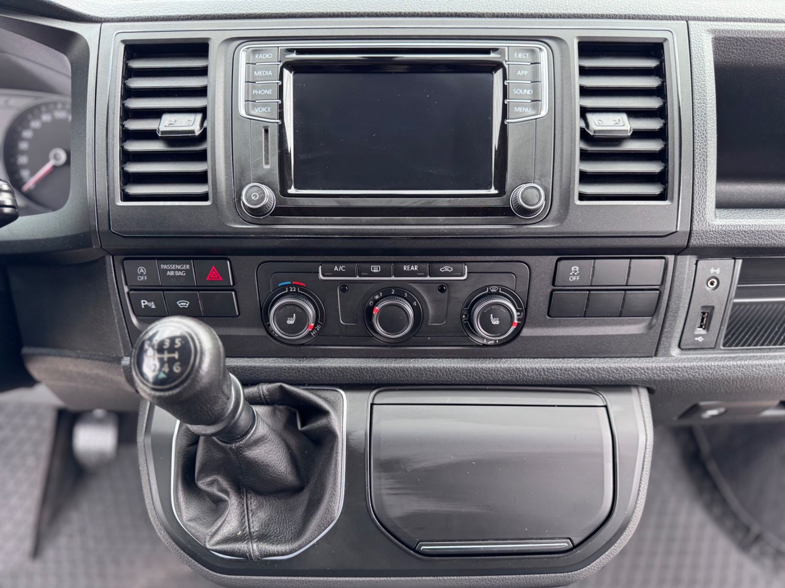 Volkswagen T6 Multivan - Samsaru's Car Outlet