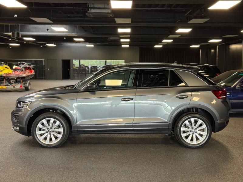 Volkswagen T-Roc 1.5 TSI SPORT - Samsaru's Car Outlet