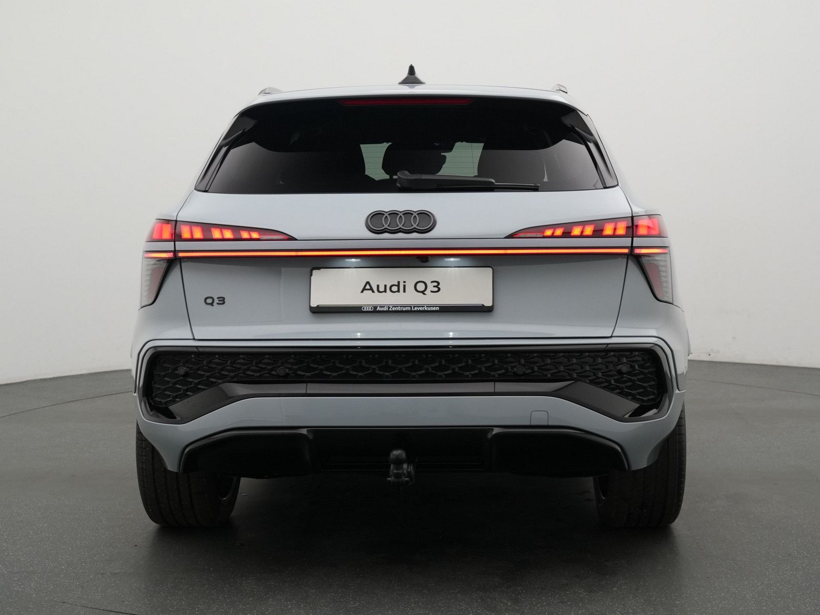 Audi Q3 S tronic S line SONOS AHK NAV PANO MATRIX HUD