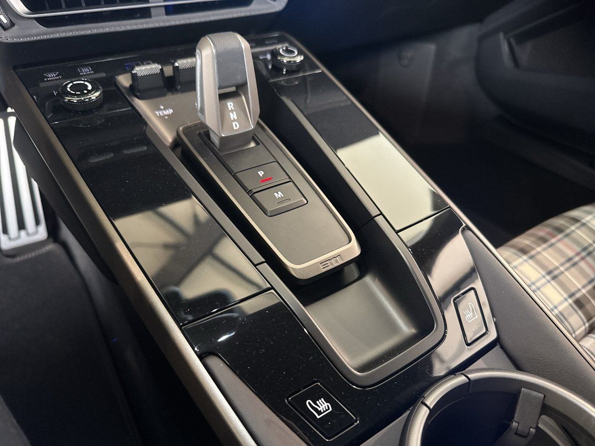 Porsche 992 TURBO 50 JAHRE HERITAGE DESIGN PAKET