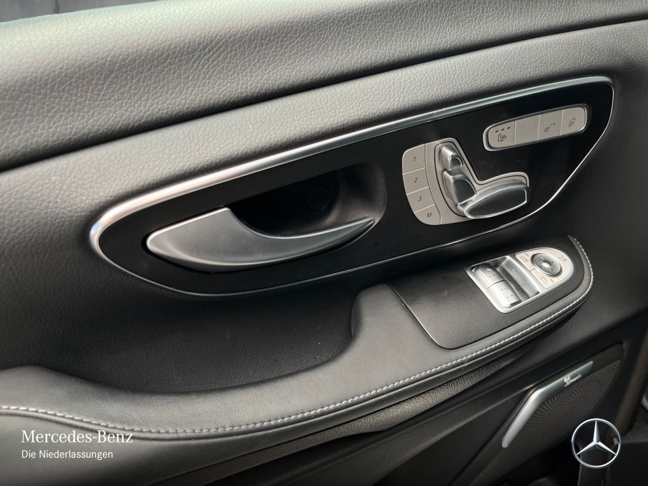 Mercedes-Benz V 300 d 4M AVANTGARDE - Samsaru's Car Outlet