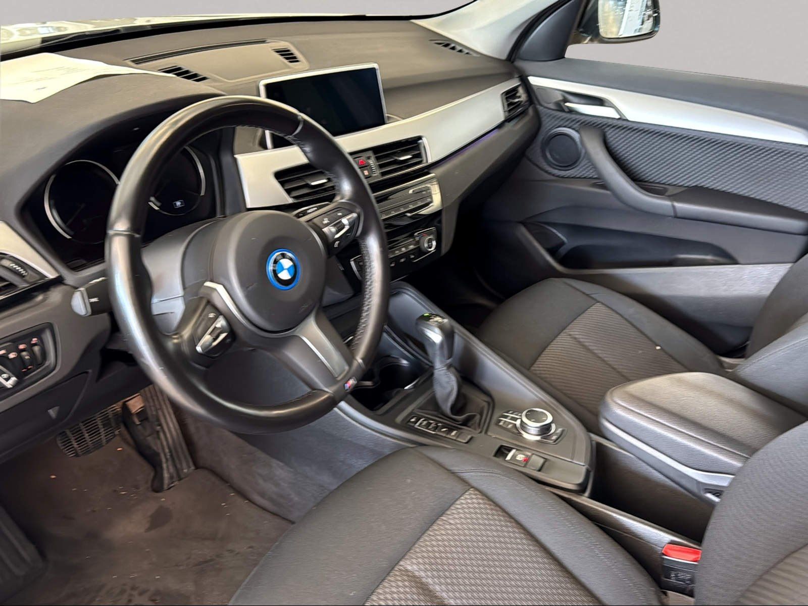 BMW X1 xDrive25e - Samsaru's Car Outlet