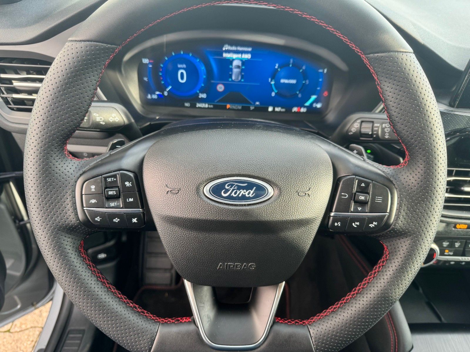 Ford Kuga ST-Line X 2.0l EcoBlue 4x4 - Samsaru's Car Outlet