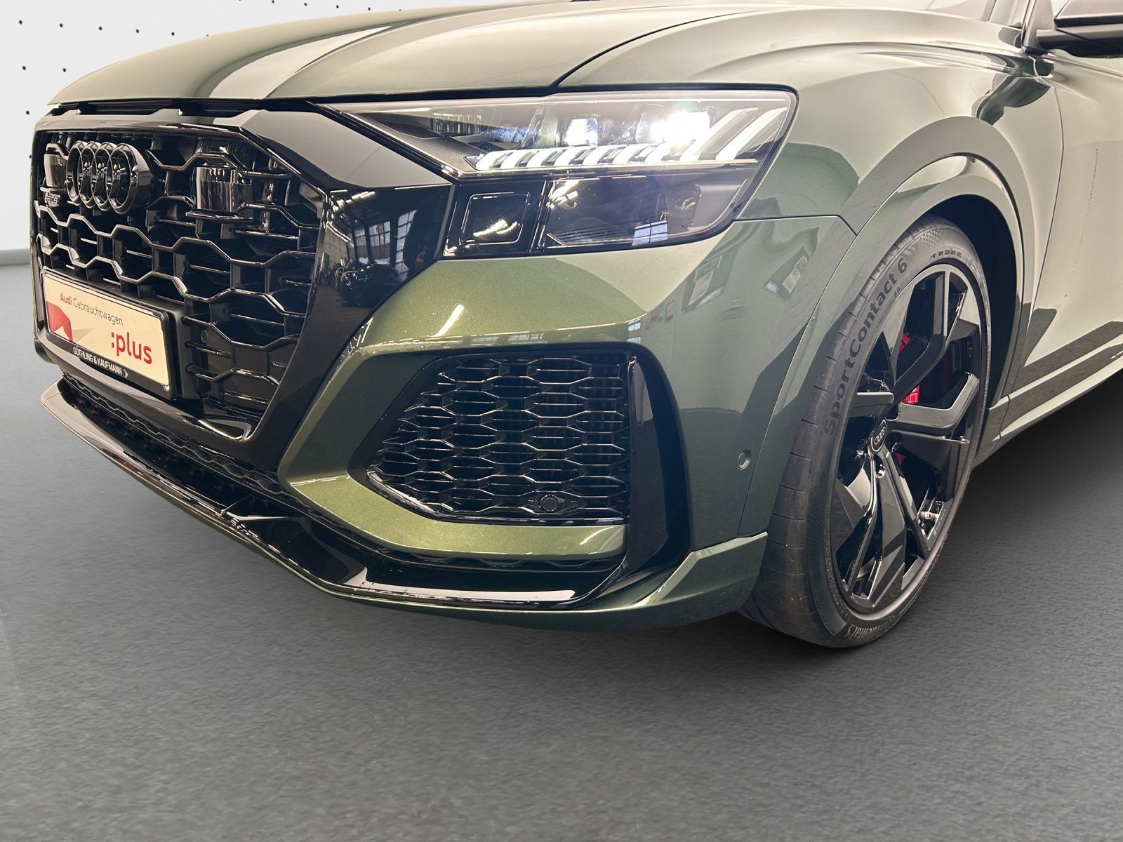 Audi RS Q8*Keramik*305 km/h*B&O*HUD*Pano*Standh*Matri