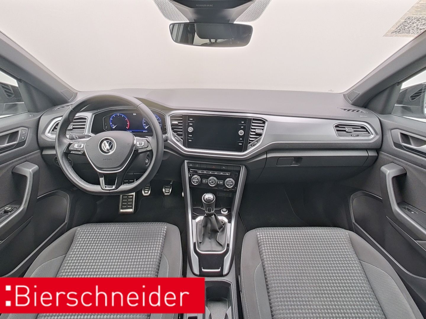 Volkswagen T-Roc 1.5 TSI Active - Samsaru's Car Outlet