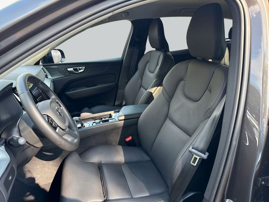 Volvo XC60 B5 B AWD Plus Dark