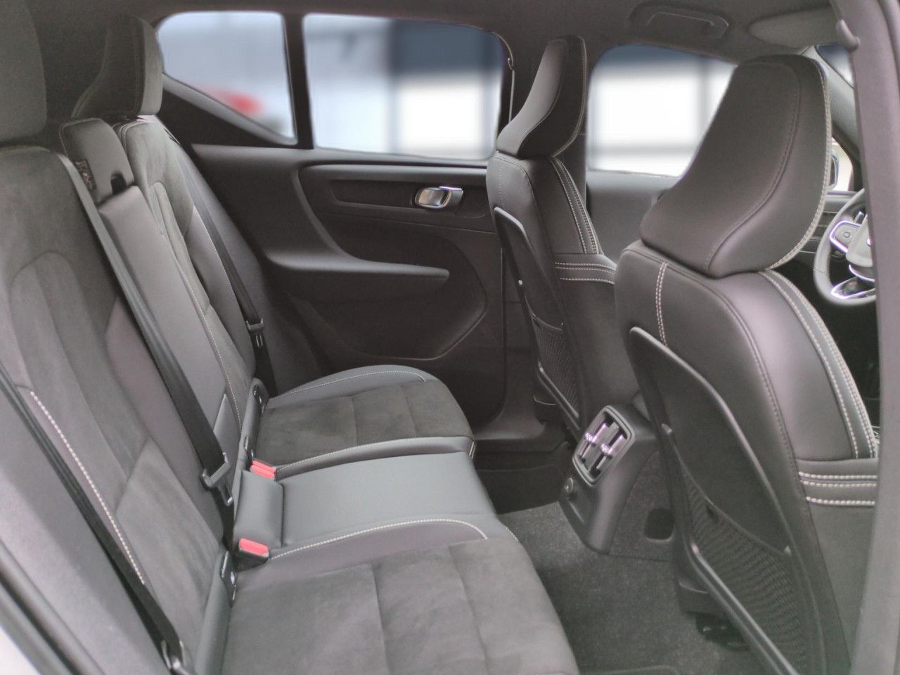 Volvo XC40 T4 Recharge R-Design Plug-In Hybrid 2WD LED