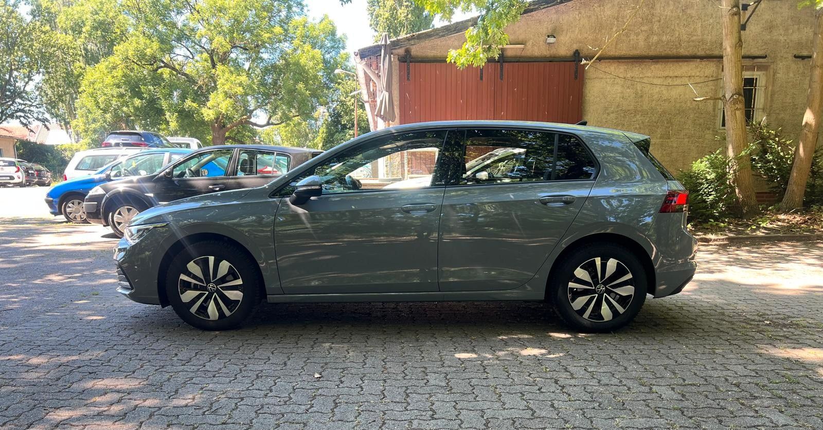 Volkswagen Golf VIII Move eTSI - Samsaru's Car Outlet