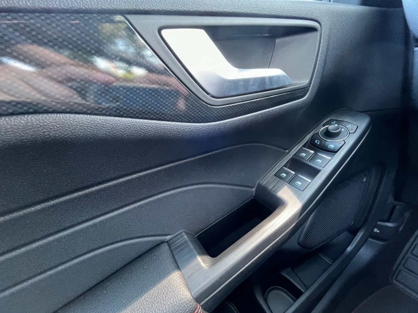 Ford Kuga ST-Line X PHEV - Samsaru's Car Outlet