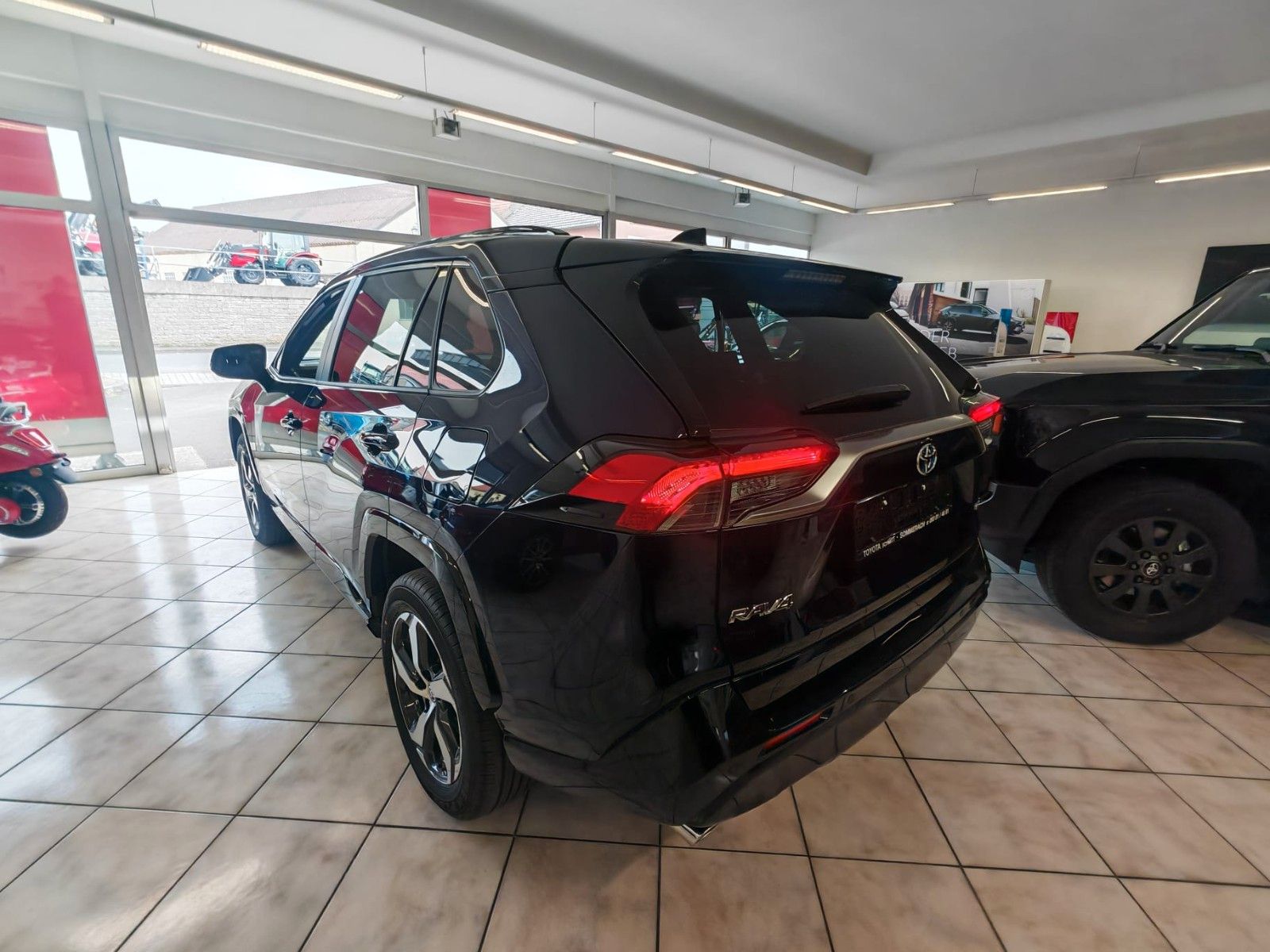 Toyota RAV 4 Plug-in Hybrid 4x4 Teamplayer Neu