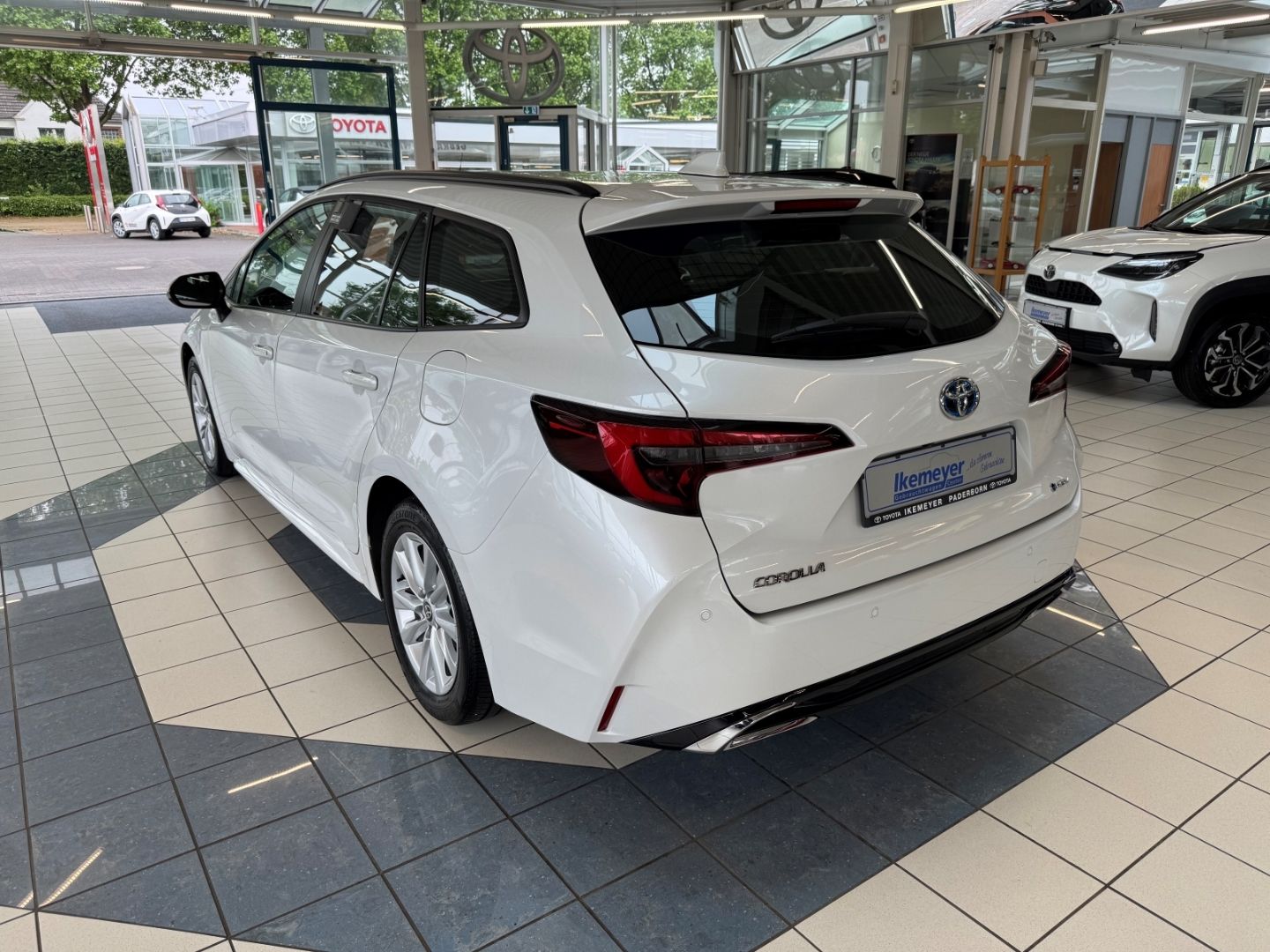 Toyota Corolla Touring Sports Hybrid Team DK Sitzheizun