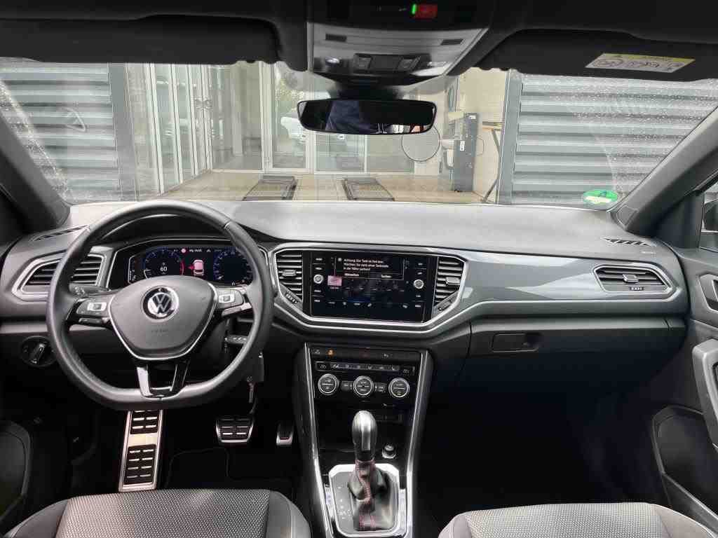 Volkswagen T-ROC 1.5 TSI DSG R-LINE - Samsaru's Car Outlet