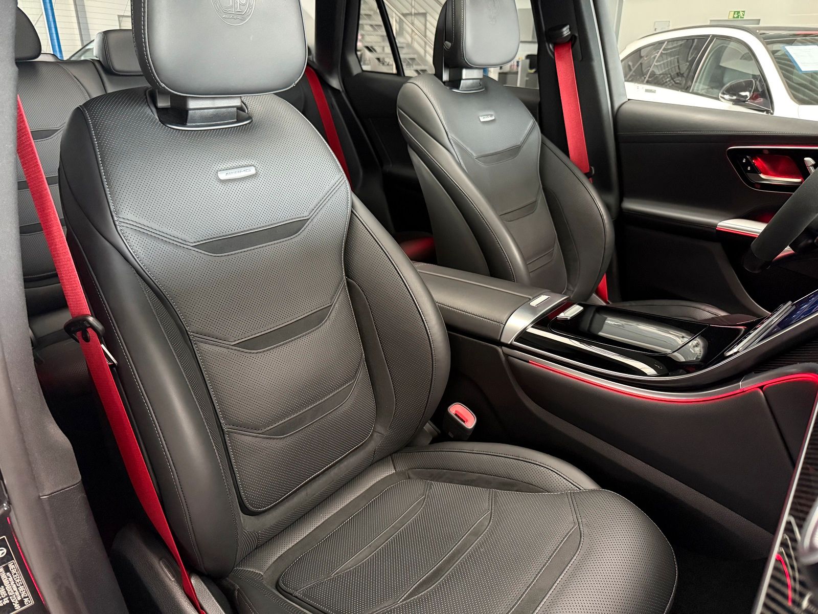 Mercedes-Benz GLC 63 AMG S E PERF 4M PREMIUM+ AHK UVP:145.591