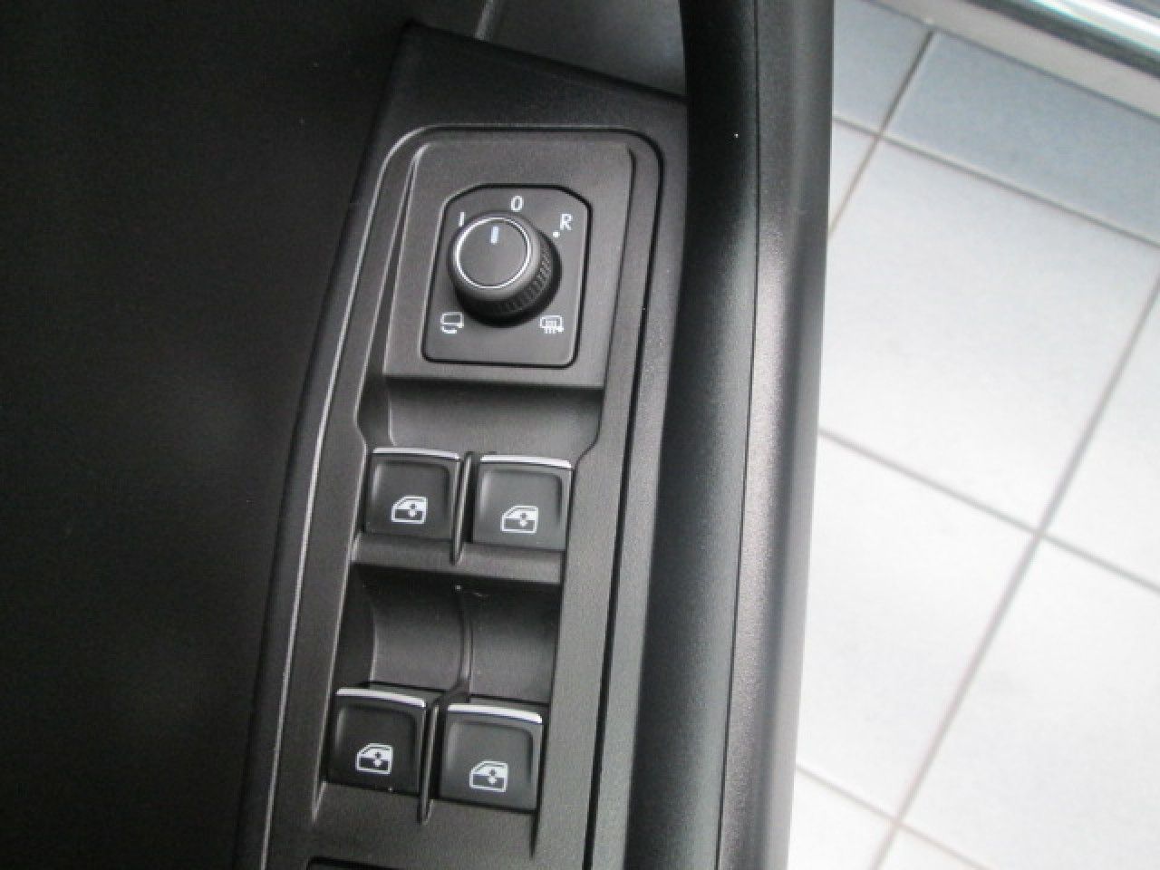 Volkswagen T-Roc Style 2.0 TDI 4Motion DSG - Samsaru's Car Outlet