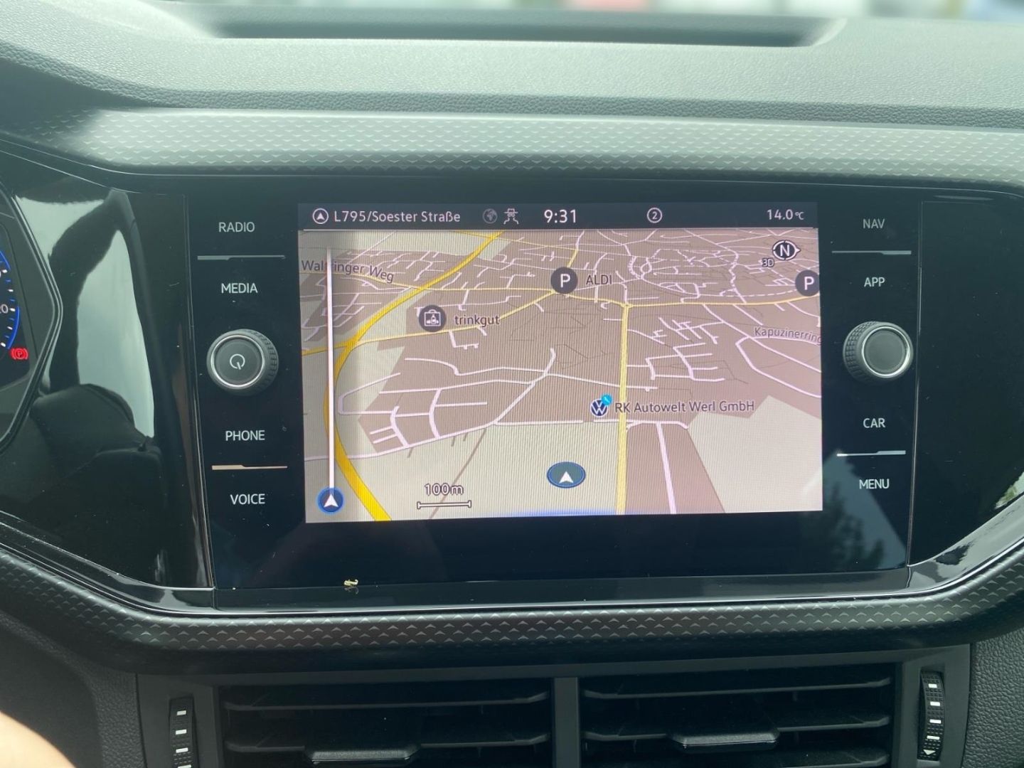 Volkswagen T-Cross 1.0 TSI Life - Samsaru's Car Outlet