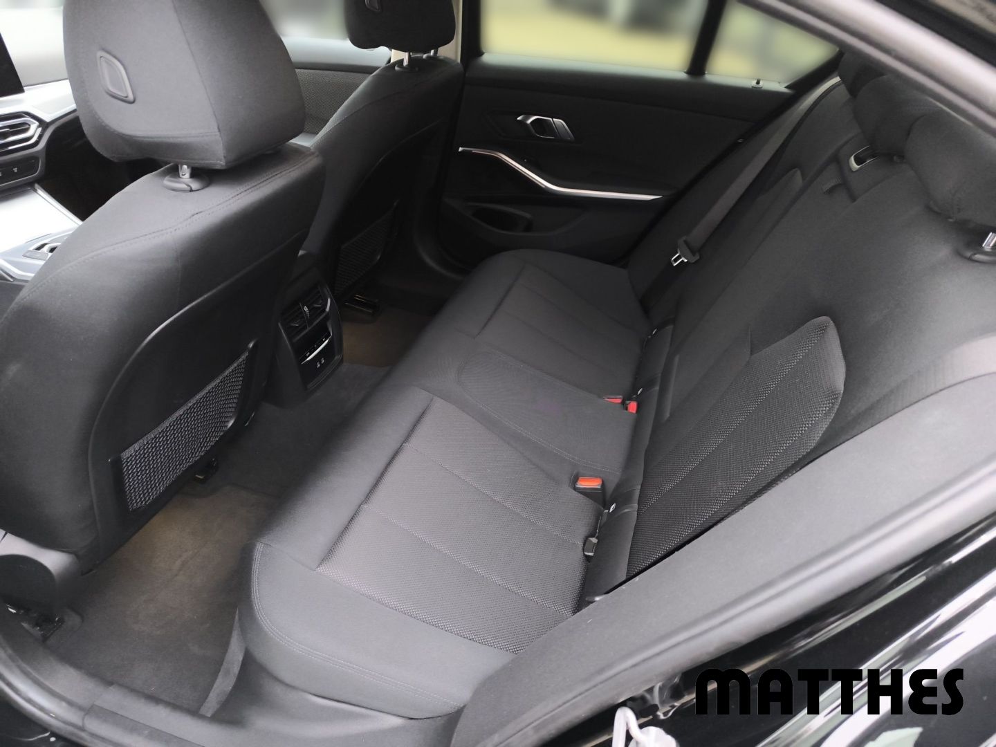 BMW 320 d xDrive Lendenwirbelstütze Ambiente-Beleuch