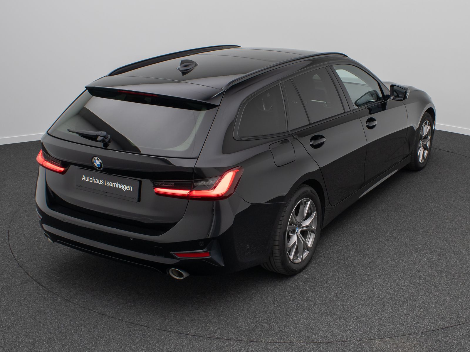 BMW 330i Sport Line - Samsaru's Car Outlet