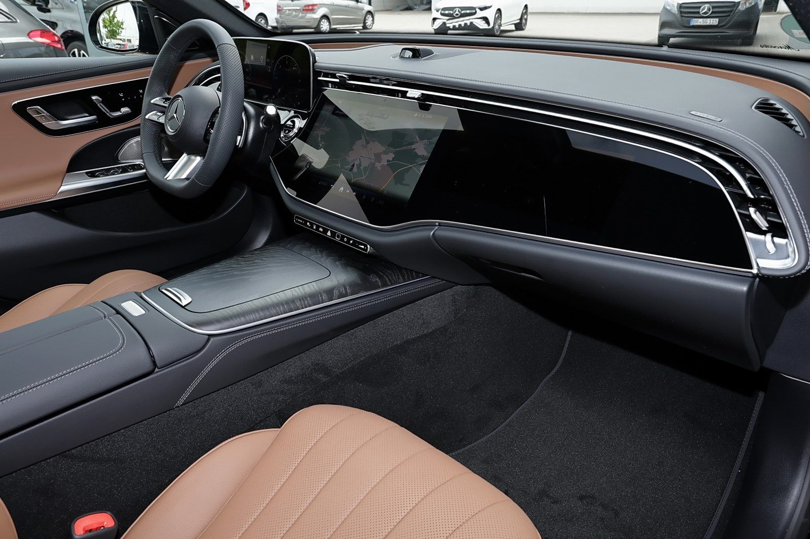 Mercedes-Benz E 220 d 4M AMG MBUX+360°+DIG-LED+Pano+AHK+Night
