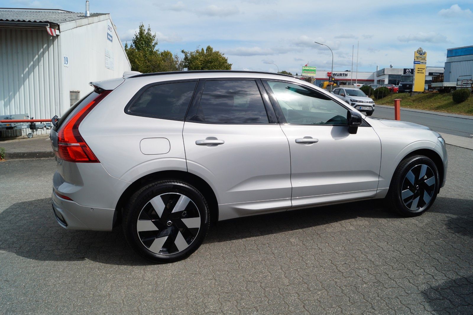 Volvo XC60 T6 AWD Plug-In Hybrid Plus Dark Aut/360/AHK