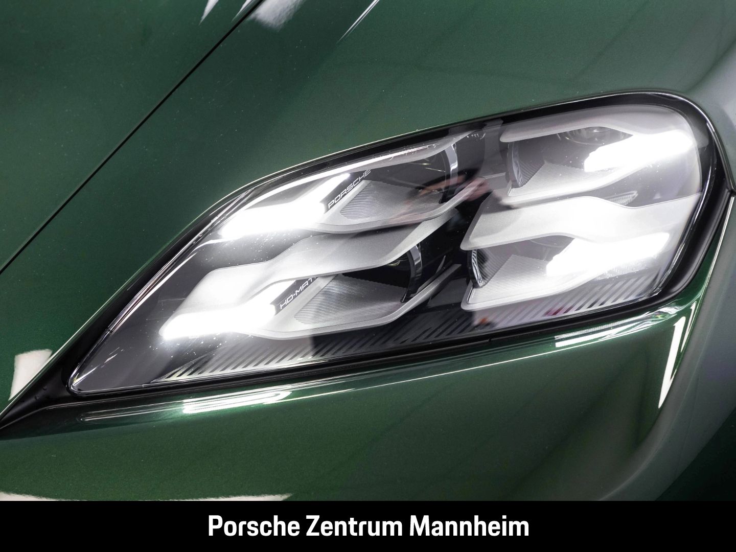 Porsche Taycan Sport Turismo SurroundView InnoDrive HD-M